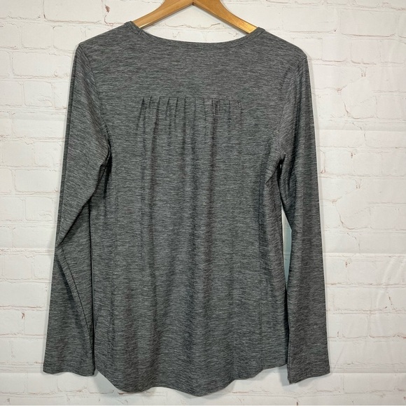 Duluth Trading Shirt Womens Small Gray Lightweight V Neck Pleated Stretch Top - Picture 8 of 9